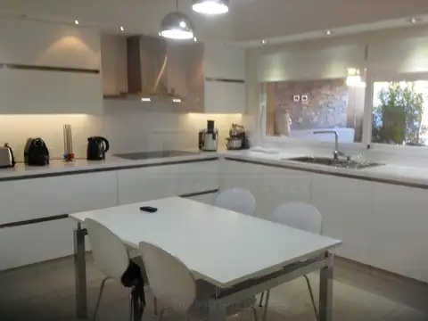 Casa en Venta en Martinez Fleming / Panamericana, USD 350.000