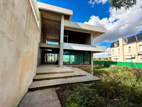 Casa en Venta en San Eliseo Golf & Country Club, USD 490.000