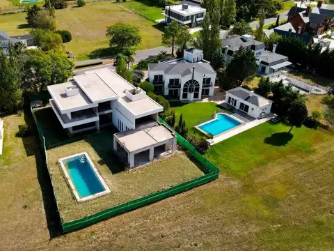 Venta Casa San Eliseo fondo al Golf Sector VIP