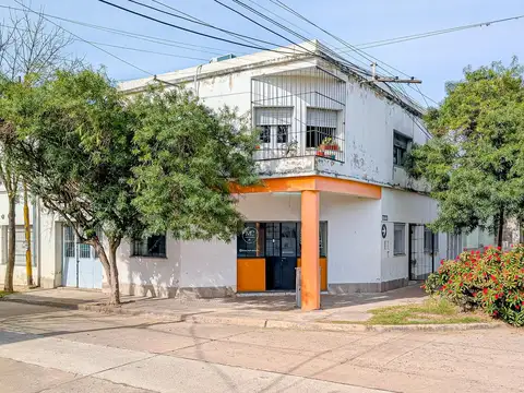 Casa dos Dormitorios · Local · Terraza · Quincho · Cochera · En General Jose de San Martin