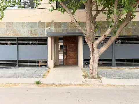 Adolfo calle al 1000