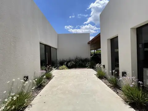 Casa en Venta en Puerto Roldan, USD 330.000