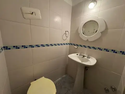 Depto Tipo Casa 4 ambientes con 2 baños