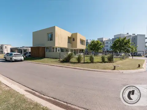 Casa en Venta en Countries y Barrios Cerrados en Pilar, USD 370.000