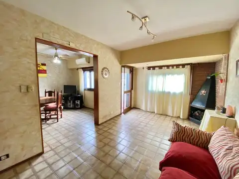 VENTA DEPARTAMENTO TRES AMBIENTES CON COCHERA
