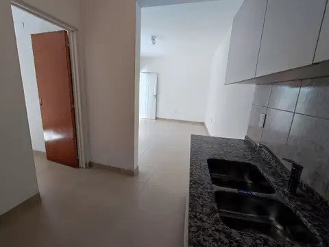 Departamento en Alquiler en Villa Raffo, $ 490.000