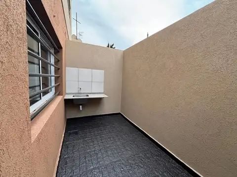 Depto Tipo Casa en Venta en Lanús Este, USD 50.000
