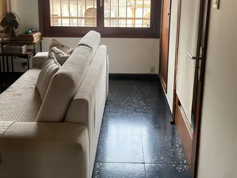 Venta Casa en pleno centro con Garage y oficina