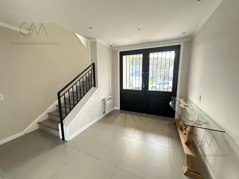Casa 5 ambientes con 4 baños