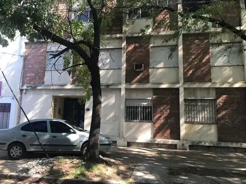 VENTA DEPTO 3 AMB. BANFIELD ESTE.