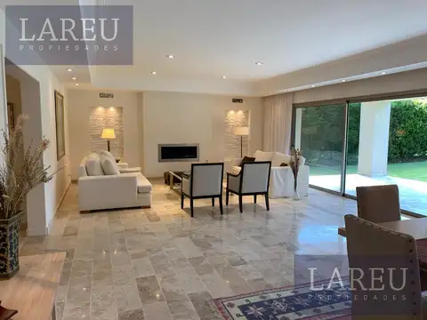 Casa en venta con renta - Ayres de Pilar