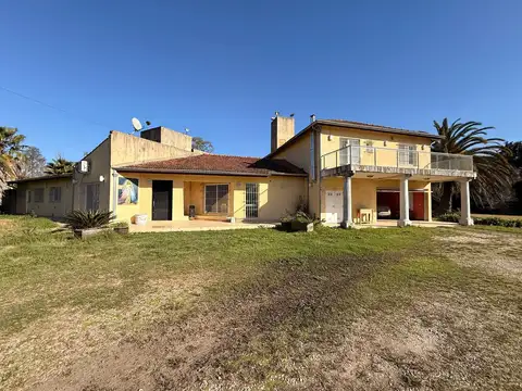 Casa en Venta con 2 cocheras