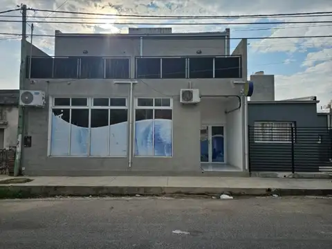VENTA | Conjunto de viviendas y local comercial sobre amplio terreno! Abasolo, entre Berutti y...