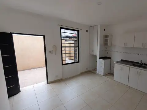 Depto Tipo Casa en Alquiler de 1 dormitorio