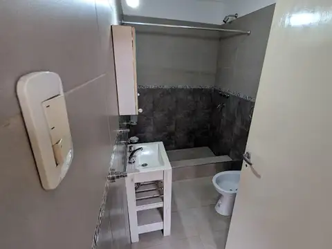 Alquiler departamento de 2 ambientes impecable Lanús Este