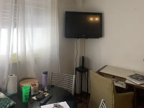 DUEÑO VENDE, excelente ubicación a 2 cuadras de Plaza San Martín - SUIPACHA al 1000, ezq. M.T. de Alvear