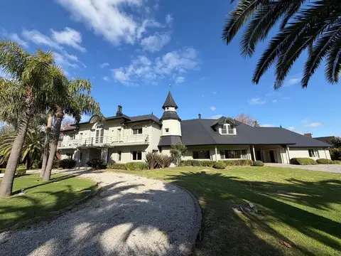 Venta Casa San Diego Country Club Lote Central 5400 m² Pileta Parrilla Sauna