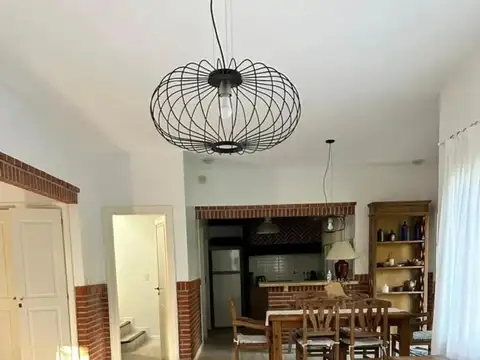 Casa en Venta - 5 Dormitorios 4 Baños - 936mts - Cariló