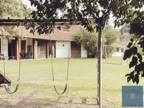 Espectacular casa/quinta a la venta en excelente zona de Los Nogales , en CUBA Villa de Mayo