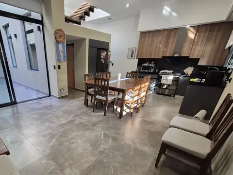 Venta Casa 5 Amb c/ Patio y Parrilla - A Estrenar
