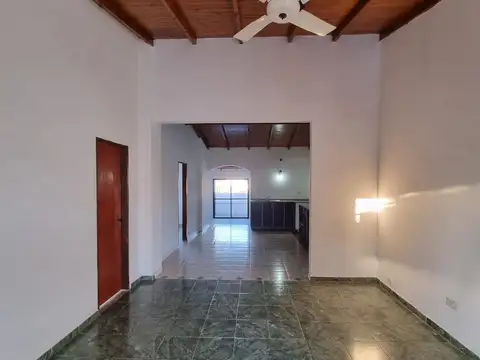 Casa en Alquiler en Villa Adelina, $ 1.400.000