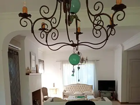 CASA EN VENTA EN LA DELFINA - PILAR