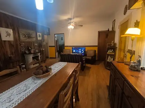 Casa 6 ambientes con 3 baños