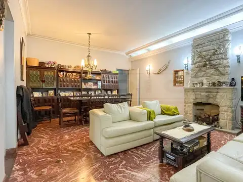 Casa en Venta con 1 cochera