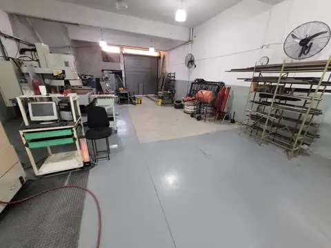 Galpon en Venta en Vélez Sarsfield, USD 310.000