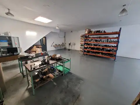 VENTA DEPOSITO OFICINAS Y DEPTO CON TERRAZA V LURO