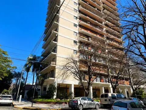 SEMIPISO 5 AMBIENTES con DEPENDENCIAS COCHERA DOBLE BAULERA PALLIER PRIVADO  VILLA DEVOTO