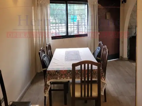 Depto Tipo Casa 4 ambientes con 2 baños