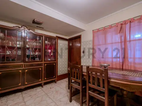Venta de casa 4 ambientes, mas depto de 3 ambientes, San José, Mar del Plata.