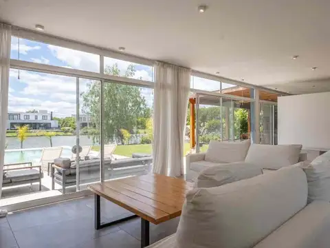 Casa en Venta en El Cantón - Barrio Islas, USD 420.000