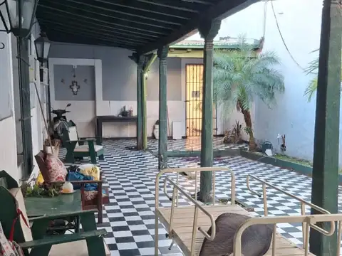 Casa 6 ambientes con 1 baño