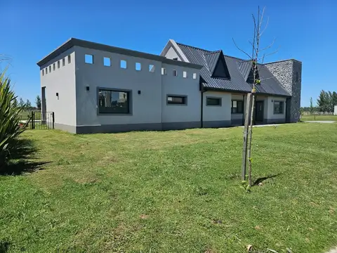 Casa en Venta en Lagos de San Eliseo, USD 250.000