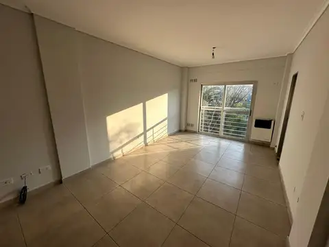 Departamento en Alquiler en Moron, $ 350.000