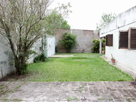 SE VENDE CASA EN RECONQUISTA