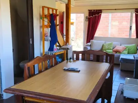 Casa 3 ambientes con 1 baño