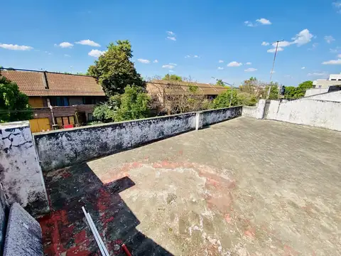 Casa 7 ambientes con 4 baños