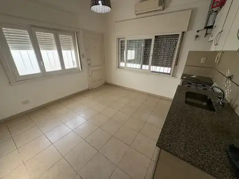 Departamento en Alquiler en Rafael Calzada, $ 450.000