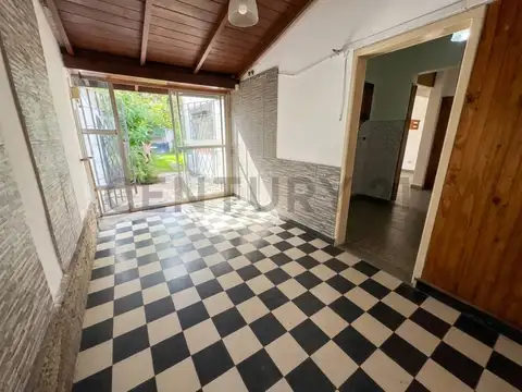 PH Tipo Casa 5 Ambientes en Venta con Cochera Doble y Fondo – Llavallol