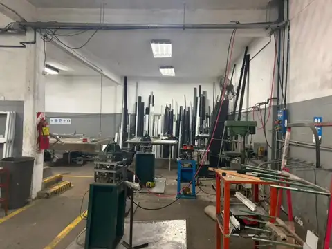 ALQUILER DE GALPÓN INDUSTRIAL DE 900 m² EN MUNRO