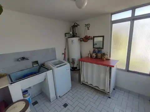 Casa 3 dormitorios en venta en La Plata con jardín