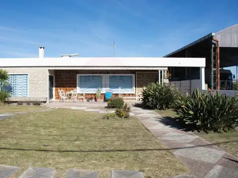 Venta casa 4 dormitorios en San Jacinto con garaje