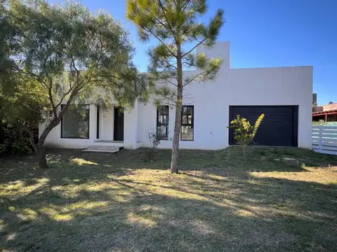 VENTA CASA A ESTRENAR 3 DORMITORIOS EN BELA VISTA