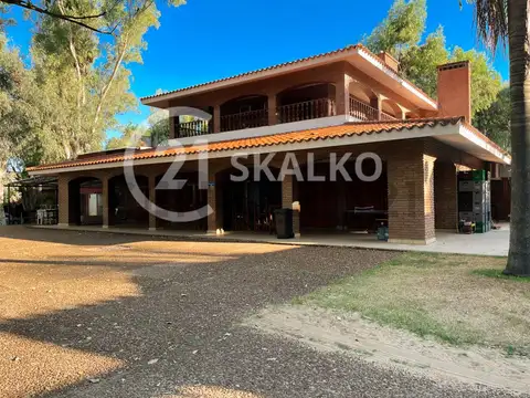 VENTA HOTEL SOBRE EL RÍO, GRAN PARQUE, 28 DORMITORIOS,PISCINAS, COCHERAS, SAUCE