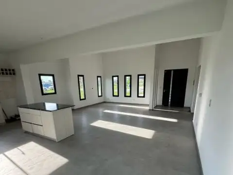 Casa en Venta en Tristán Suárez, USD 230.000
