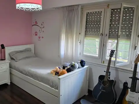 VENTA – IMPORTANTE CASA 4 AMBIENTES EN SAN ISIDRO