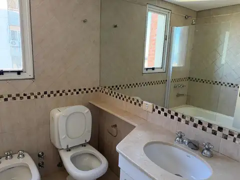 Departamento 4 ambientes con 3 baños